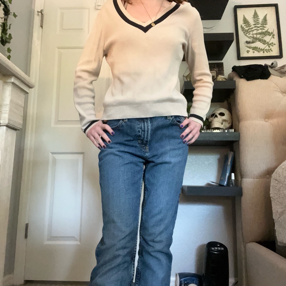 Ann-Taylor loft vnecked blue stripe long sleeve knit top
